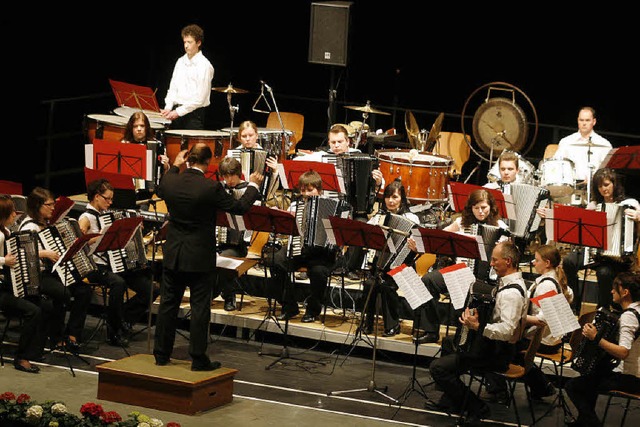 Den musikalischen Auftakt zum viergng...machte der Harmonikaverein Geroldseck.  | Foto: heidi Fssel