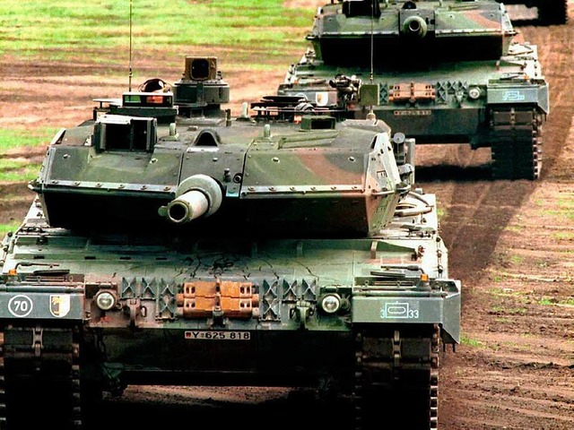 Kampfpanzer des Typs Leopard-2A5 fahre...fr andere Lnder sind sie interessant  | Foto: dpa