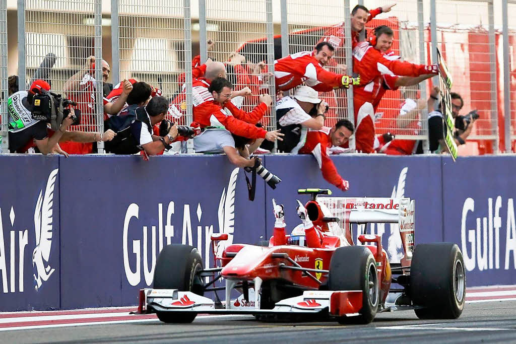 Motorsport mitten in der Wste: Das erste Formel 1 Rennen der Saison 2010 in Bahrain.