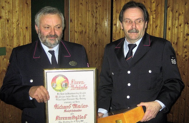 Richard Maier aus Rohrberg (links) wur...ligen Feuerwehr Hg-Ehrsberg ernannt.   | Foto: Gerhard Wiezel