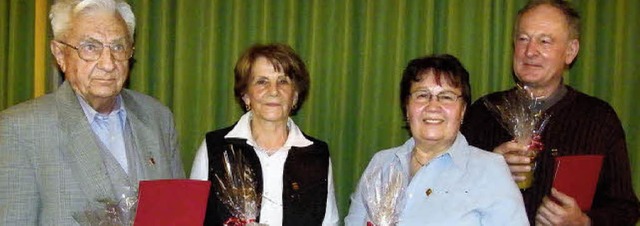 40 Jahre Treue zum Schwarzwaldverein h...hrigkeit geehrt, wie auch Berta Jost.  | Foto: Martha Weishaar