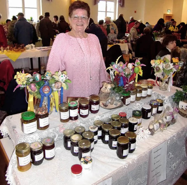 Helga Groenveld bot selbst gekochte Marmelade an.   | Foto: Inken Kramer