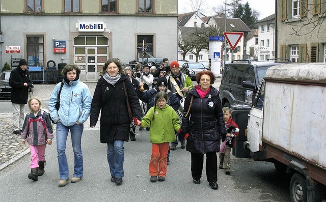 Die &#8222;Konkordnzler&#8220; aus Ba...ein Bild der Gruppe beim  Abmarsch.     | Foto: Monika Dbele-Brandenstein