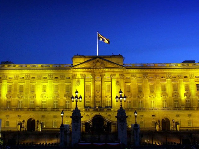Ein lohnenswertes Reiseziel: Der Buckingham-Palast in London.  | Foto: dpa