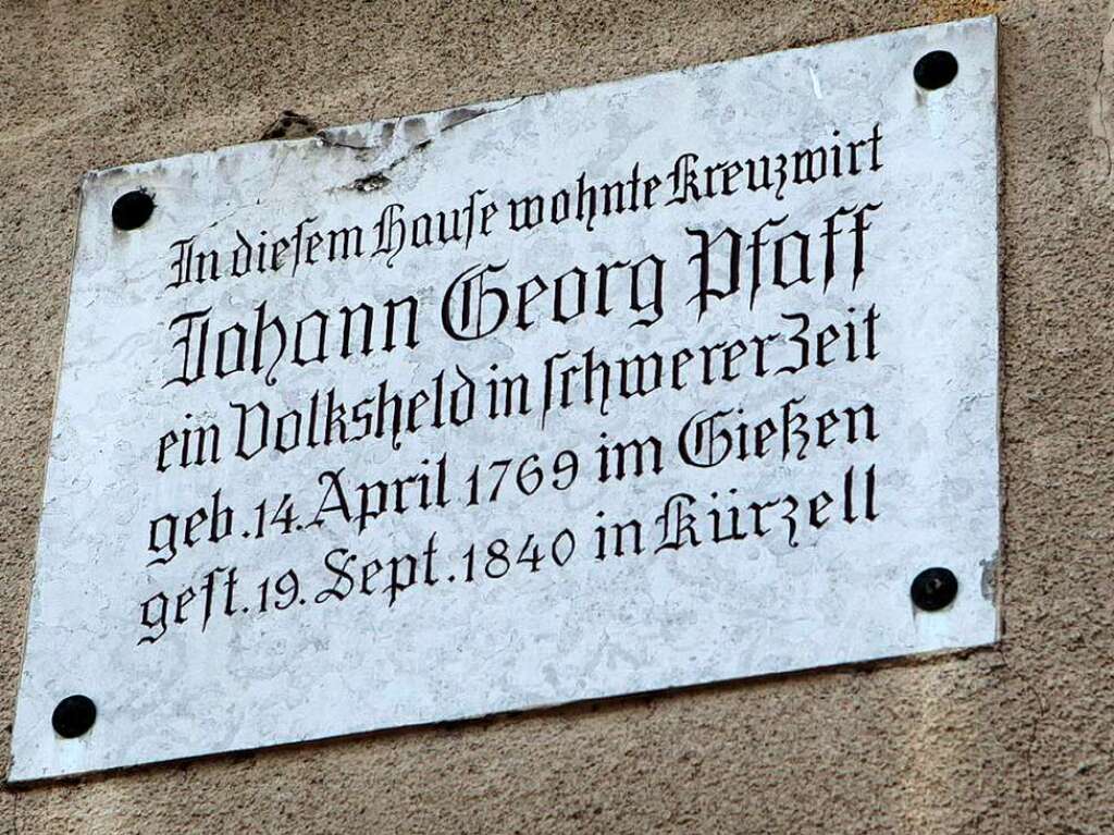 Die Inschrift am Haus fr den Kreuzwirt Johann Georg Pfaff.