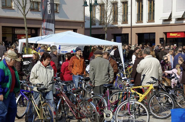 Frhlings- und Fahrradmarkt Gundelfingen  | Foto: Andrea Steinhart