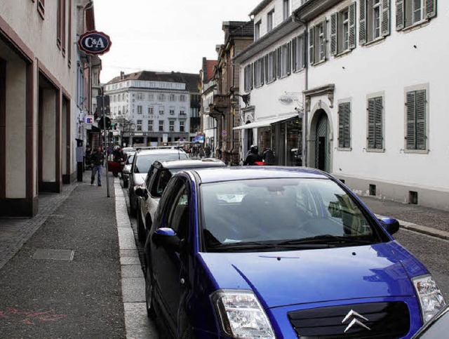 Zu viele Parkpltze, zu viel Parkplatz... die Untere Wallbrunstrae aufwerten.   | Foto: Igor Schindler