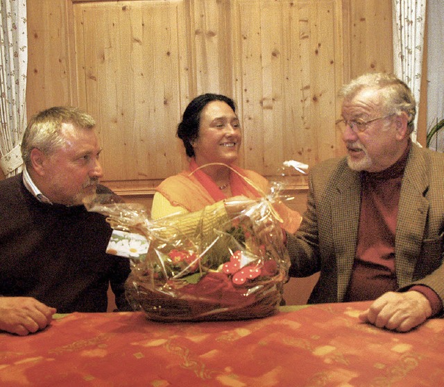 Willi Weber (rechts) ist der neue SPD-...e zum Vize-Vorsitzenden wiedergewhlt   | Foto: Karin Maier