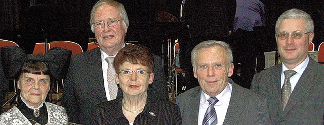Die geehrten Paula Rttele und  Christ...r und OB  Wolfgang Dietz (von links)    | Foto: SENF