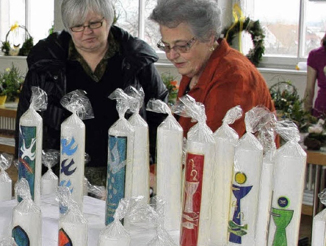 Eine Vielfalt an Kerzen  bot sich den ... im Gemeindehaus St. Georg in Wyhlen.   | Foto: Weber-Kroker