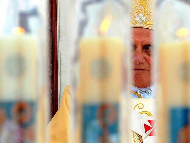 Der Papst &#8211; hier bei einer Messe...den Missbrauch sndhaft und kriminell.  | Foto: dpa