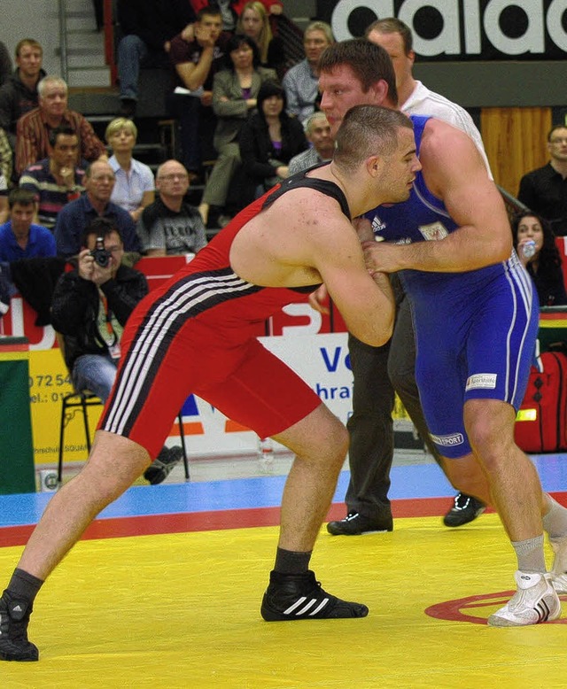 Vergeblich stemmte sich der Adelhauser...li.) im DM-Finale gegen Mirko Englich.  | Foto: Birlin
