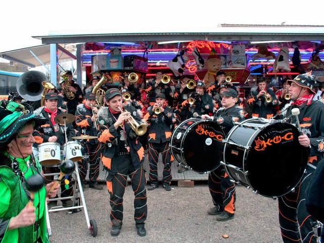 Sorgte fr Stimmung in Bains-les-Bains: das Katastrophenorchester Gndelwangen.  | Foto: Uli Spielberger