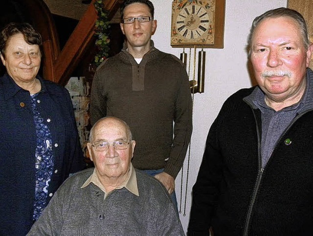 Elmar Schnauer erhlt die silberne Eh...n sich ber eine goldene Nadel freuen.  | Foto: kirsten lux