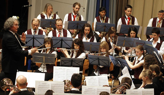 An Dvorks populrstes symphonisches W...sich Adam Kalbfu und sein Orchester.   | Foto: heidi fssel