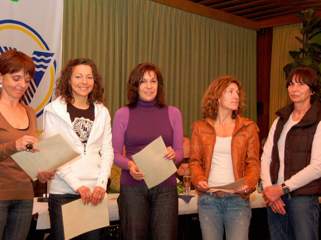 Die Leistungsnadel in Silber erhielten Marion Freider-Schaffrik, Andrea Eberl, Ellen Mller, Ingrid Bammert und Ingrid Zacharias.