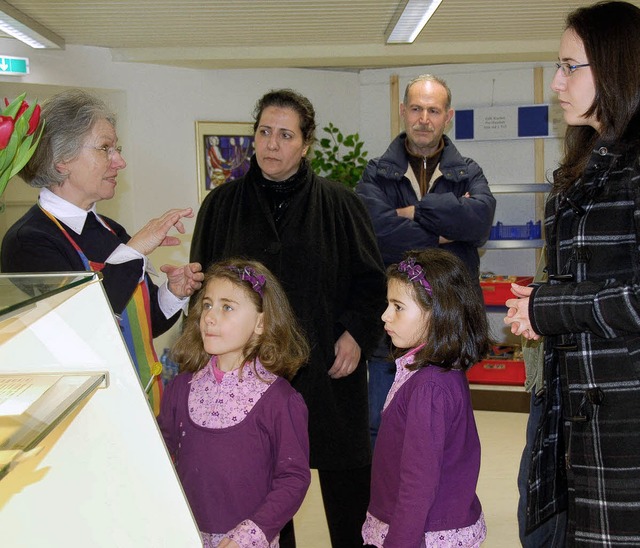 Reges Interesse zeigten die Besucher der Tafel.   | Foto: martina seiler