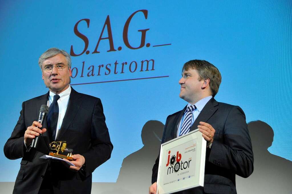 1.Preis  Kat. 2: Freiburger SAG Solarstrom AG,  Dr. Karl Kuhlmann (li.) und Laudator Andreas Kempff ( IHK Sdl. Oberrhein).
