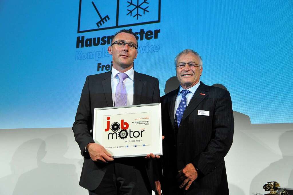 2.Preis Kat.  1  Kai Veser Hausmeister-Komplett-Service,  Kai Veser und Laudator Paul Baier (Handwerkskammer Freiburg)