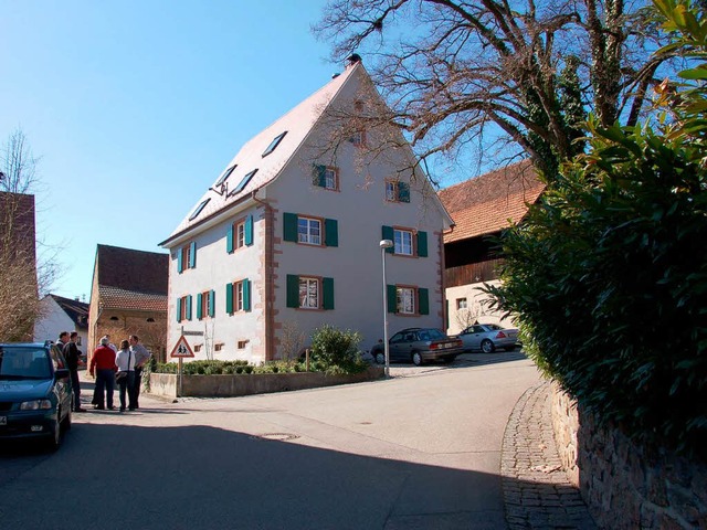 Entlang der Mauer zur Kirche drfen k...eine Autos mehr  mehr geparkt werden.   | Foto: Markus Maier