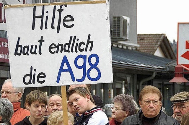 Demo fr einen zgigen Weiterbau der A98 in Schwrstadt im Jahr 2008.   | Foto: Archiv: Ralf H. Dorweiler