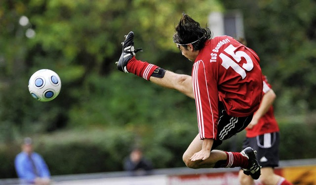 Bonndorfer Fuballkunst, dargeboten von Mittelfeldspieler Florian Schlachter   | Foto: Patrick Seeger