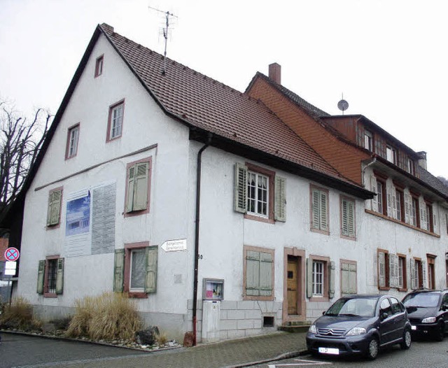 Das ehemalige Gasthaus &#8222;Krone&#8220;. Beide Huser gehren dazu.  | Foto: Albert Greiner