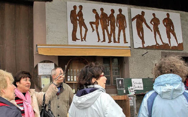 Sigrid Droguet (Zweite von links) fhrte durchs Art-Dorf.   | Foto: Ounas