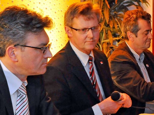 Stunden verbringen die drei Kandidaten... (SPD) und Gnter Rausch (WiR) (v.l.).  | Foto: ymb