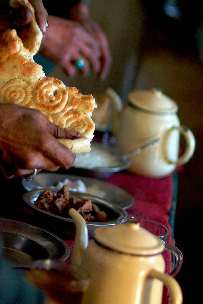 „Naan wa Tschai“ – Brot und Tee sind aus dem afghanischen Alltag nicht wegzudenken.