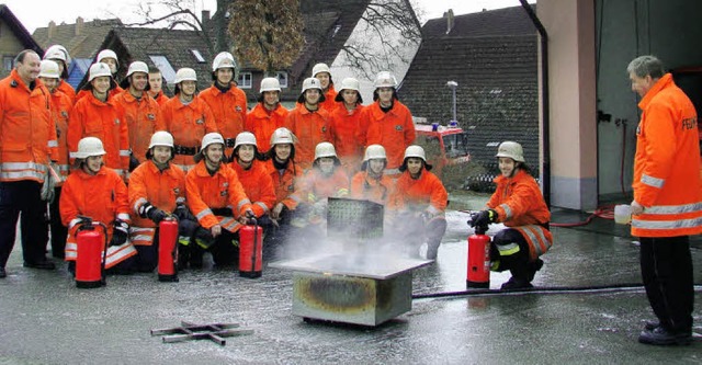 Schlagkrftige Truppe: 30 junge Feuerw...und Christian Heizmann abgeschlossen.   | Foto: Christa Maier