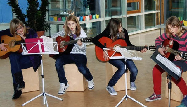 Groen Anklang fand beim Hauptschultag...gen der Auftritt der  Gitarrengruppe.   | Foto: hans-jochen voigt