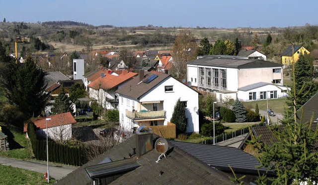 Wagenstadt von der sdlichen Anhhe he...ule und links die evangelische Kirche.  | Foto: Haberer