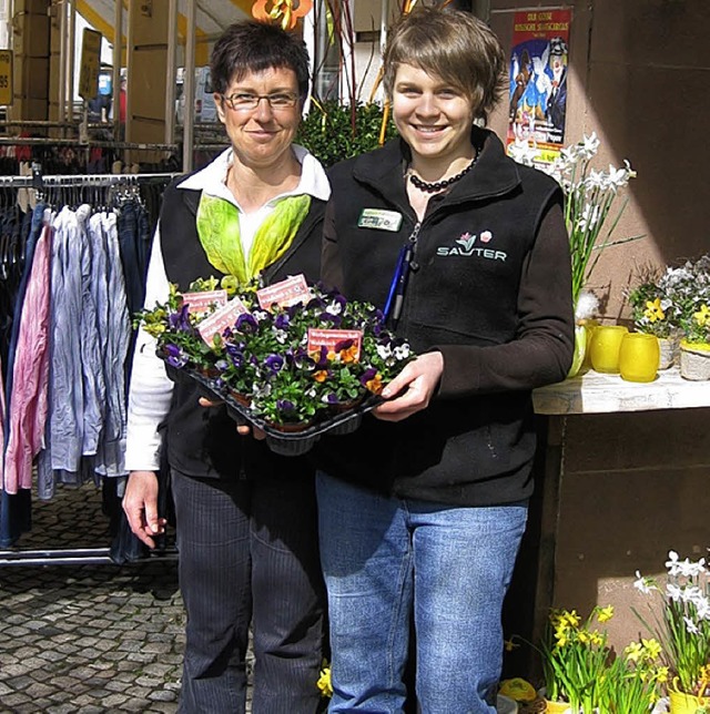 Blumengre als Dank frs Einkaufen in Waldkirch.   | Foto: ZVG