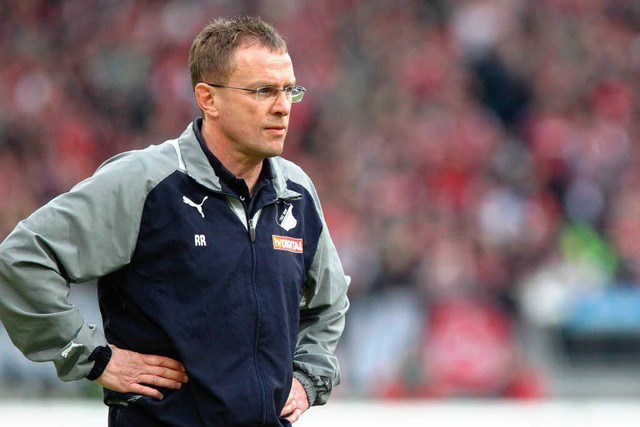 Der Hoffenheimer Trainer Ralf Rangnick... Team und ihn nicht zufriedenstellend.  | Foto: dpa