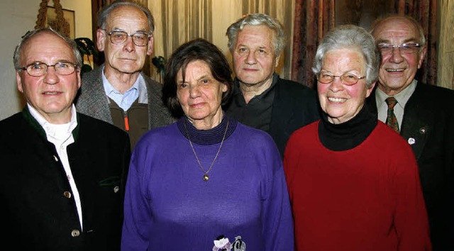 Fr  jahrzehntelange Treue zum Schwarz...itt, Gudrun Eckert und Walter Riffel.   | Foto: Eva Korinth