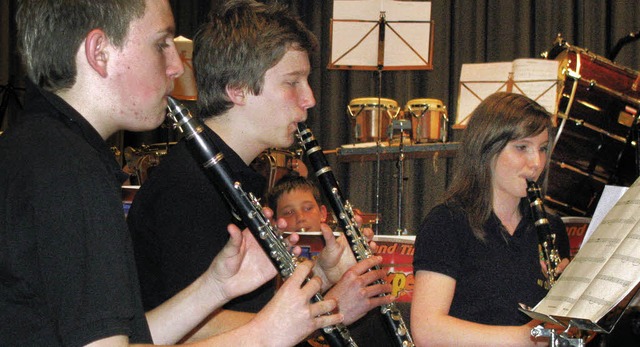 Das Jugendorchester des Musikvereins O...ingen unter Leitung von Eckart Hanser.  | Foto: michael gottstein