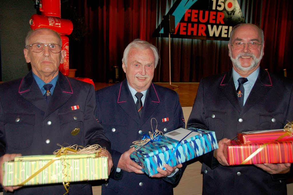 Konrad Malzacher, Heinz Zimmermann und Gnther Kramer  wurden fr 50 Jahre Freiwillige Feuerwehr Wehr ausgezeichnet.