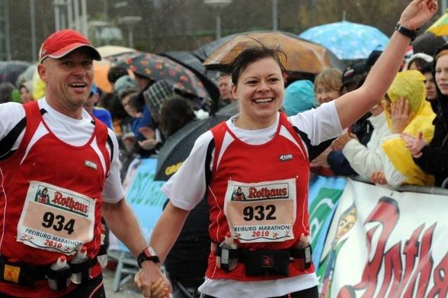 Video: Zieleinlauf des Freiburg Marathons