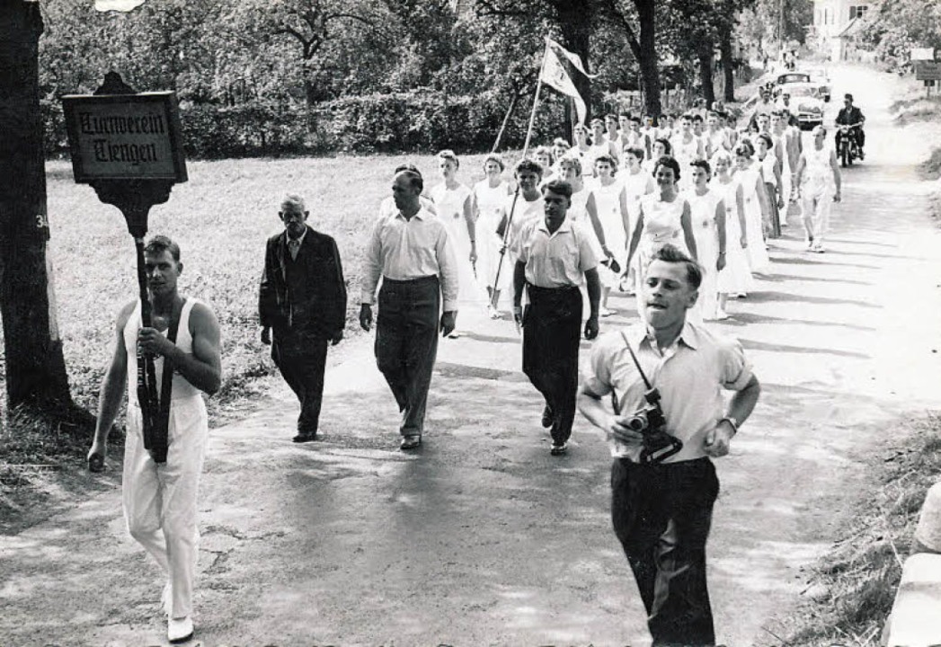 Kurz nach der Wiedergrndung 1950 nahm...en, der damals die Vereinstafel trug.   | Foto: privat
