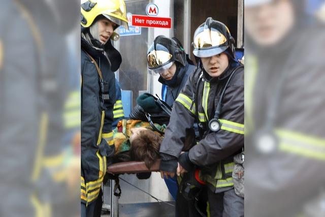 Entsetzen ber Anschlge auf die Metro in Moskau