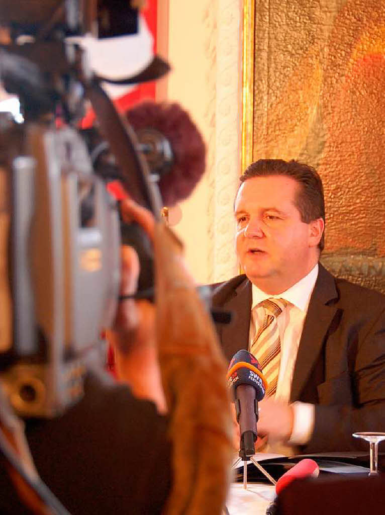 Ministerprsident Stefan Mappus in der Pressekonferenz im Habsburgersaal des Kollegs