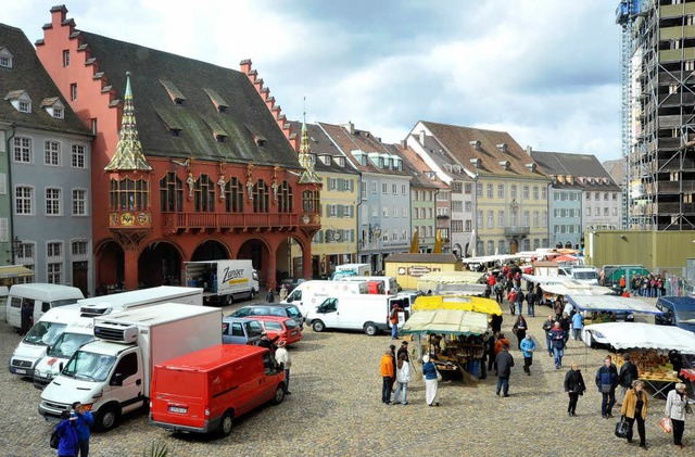 Eine Attraktion wird zum Streitfall: Der Freiburger Mnstermarkt.  | Foto: Michael Bamberger