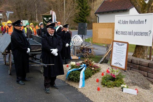 Fotos: Politischer Aprilscherz mit Tiefgang in Sthlingen