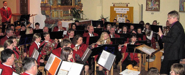 Ein gelungenes Kirchenkonzert mit feie...lumsjahres in der St.-Michaelskirche.  | Foto: ines sssle