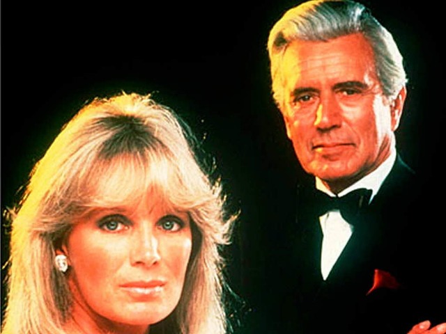 Soapstars der 80er: Linda Evans als Kr...Forsythe als ihr Mann Blake Carrington  | Foto: dpa