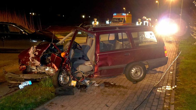 Beim schwersten Unfall an Ostern erlit...er war frontal in ihren Opel geprallt.  | Foto: Polizei