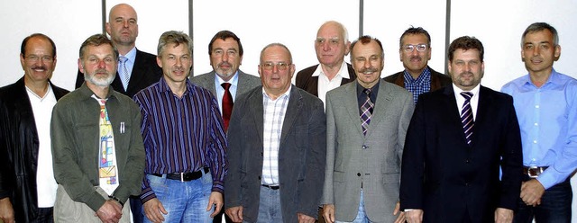 Stefan Schonefeld (Dritter von links) ...ge Kreisvorsitzende Alexander Wacker.   | Foto: bz