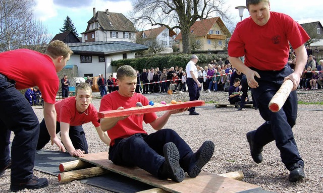 Nicht fallen lassen, und trotzdem vorw...seren Nerven und die bessere Balance.   | Foto: Paul Berger