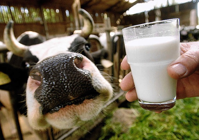 Milch ab Hof &#8211; die Regeln fr den Direktverkauf sind differenziert.  | Foto: dpa